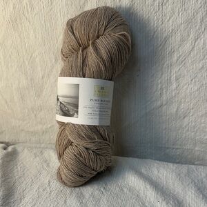 Swans Island Pure Blends Yarn - Oatmeal - merino wool & alpaca - fingering